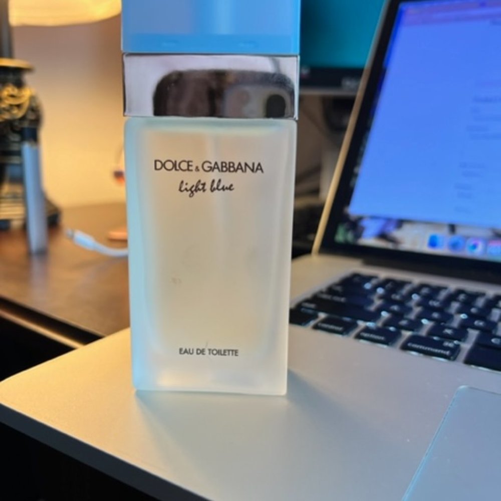 Dolce and Gabbana Light Blue 1.6oz (300ml)